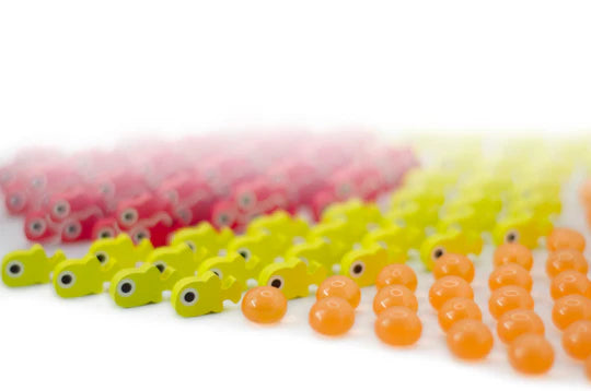 Stonemaier Games: Finspan Upgrade Pack | Huevos blandos y fichas de pescado de madera | 40 fichas jóvenes, 20 fichas escolares y 50 fichas de huevo blando (plástico TPR)