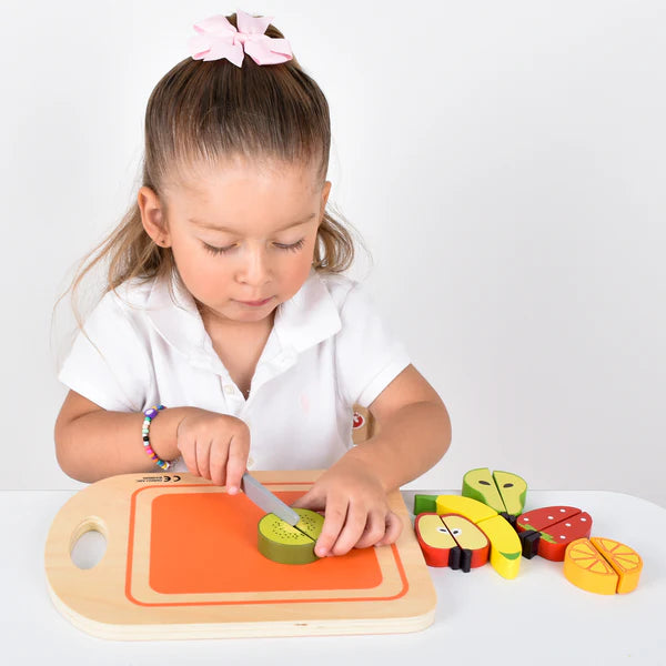 Pica Fruta En Tabla